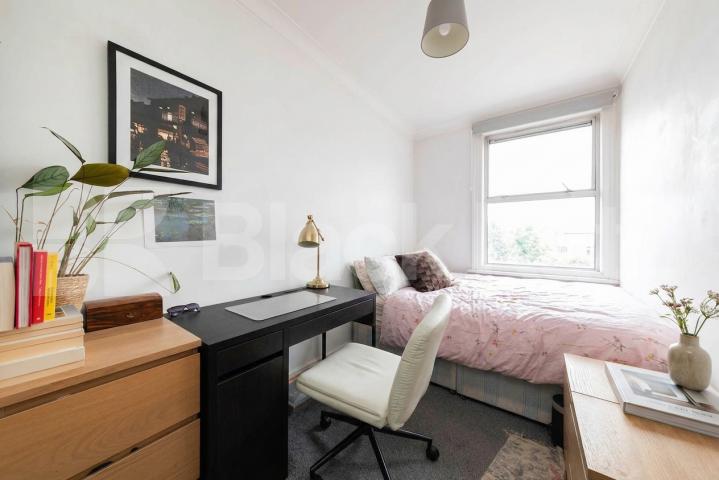 Spacious and well-presented four-bedroom, two-bathroom property located on Harrow Road, NW10, offering generous living accommodation in a convenient and well-connected location Harrow Road, London, NW10,  London