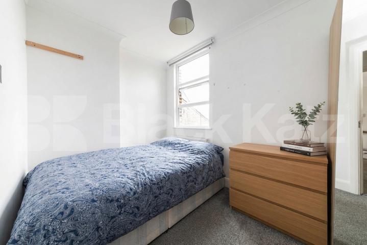 Spacious and well-presented four-bedroom, two-bathroom property located on Harrow Road, NW10, offering generous living accommodation in a convenient and well-connected location Harrow Road, London, NW10,  London