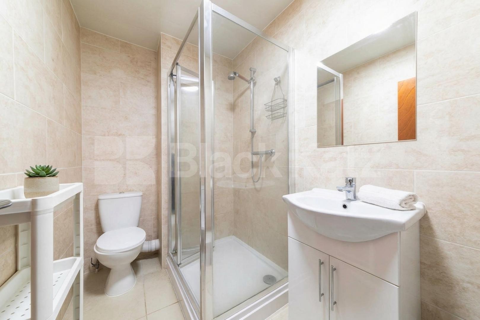 Spacious and well-presented four-bedroom, two-bathroom property located on Harrow Road, NW10, offering generous living accommodation in a convenient and well-connected location Harrow Road, London, NW10,  London