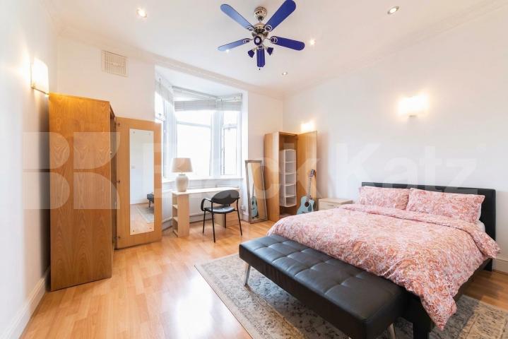 Well-presented three-bedroom furnished property located in the desirable Heathfield Park, NW2 Heathfield Park, London, NW2,  London