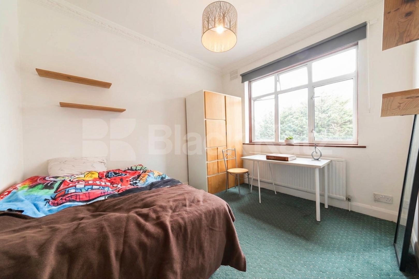 Well-presented three-bedroom furnished property located in the desirable Heathfield Park, NW2 Heathfield Park, London, NW2,  London
