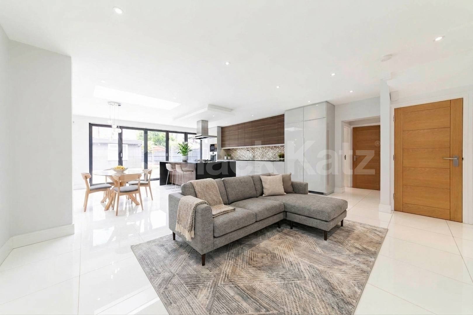 Available from the start of June, this exceptional five-bedroom home has been recently renovated to a high standard, offering modern, spacious living in a highly convenient location.The property comprises five large double bedrooms, all well-proporti Burnley Road, Dollis Hill, NW10,  London