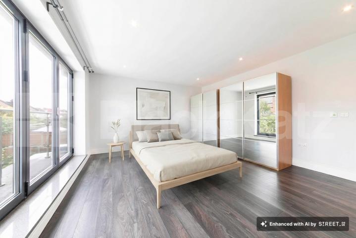 Available from the start of June, this exceptional five-bedroom home has been recently renovated to a high standard, offering modern, spacious living in a highly convenient location.The property comprises five large double bedrooms, all well-proporti Burnley Road, Dollis Hill, NW10,  London