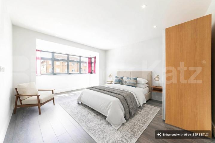 **£500 towards your moving costs** Available from the start of June, this exceptional five-bedroom home has been recently renovated to a high standard, offering modern, spacious living in a highly convenient location.The property comprises five larg Burnley Road, Dollis Hill, NW10 (£500 towards your moving costs),  London