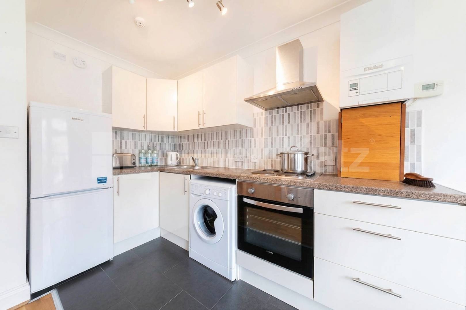 This beautifully presented one bedroom apartment is set on first floor of charming modern development located stone throw away from all the trendy bars, restaurants and shops of Willesden Green Heathfield Park, Lotus House, NW2,  Lotus House