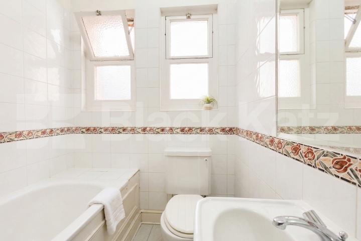 Perfectly located on Finchley Road, this four bedroomed flat boasts high ceilings and modern finishing  Finchley Road, London, NW3,  London