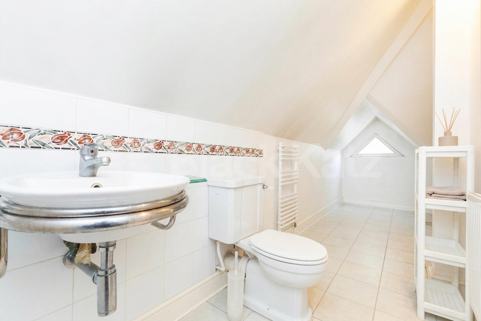 Perfectly located on Finchley Road, this four bedroomed flat boasts high ceilings and modern finishing  Finchley Road, London, NW3,  London