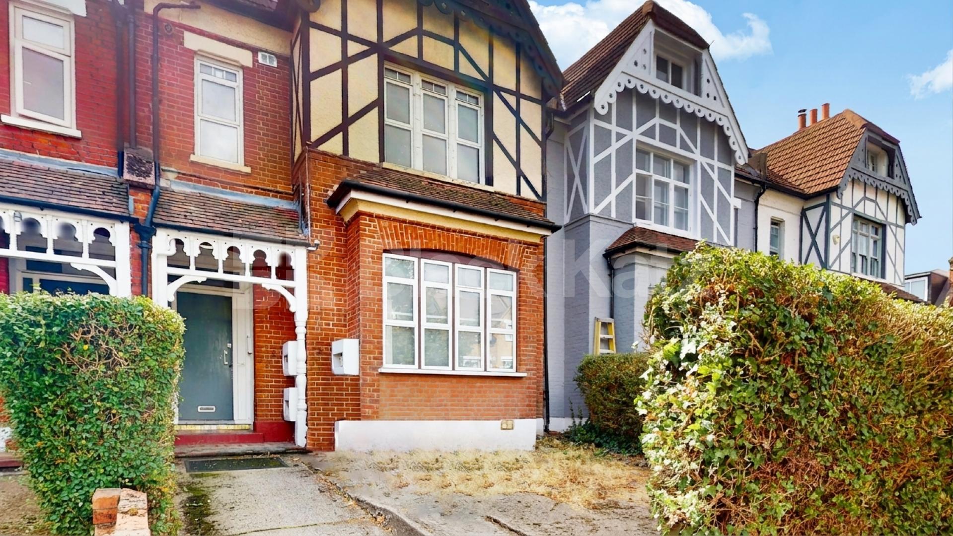 A spacious and well-maintained three double bedroom apartment situated in the popular Grosvenor Gardens area of Willesden Green, NW2 Grosvenor Gardens, London, NW2,  London