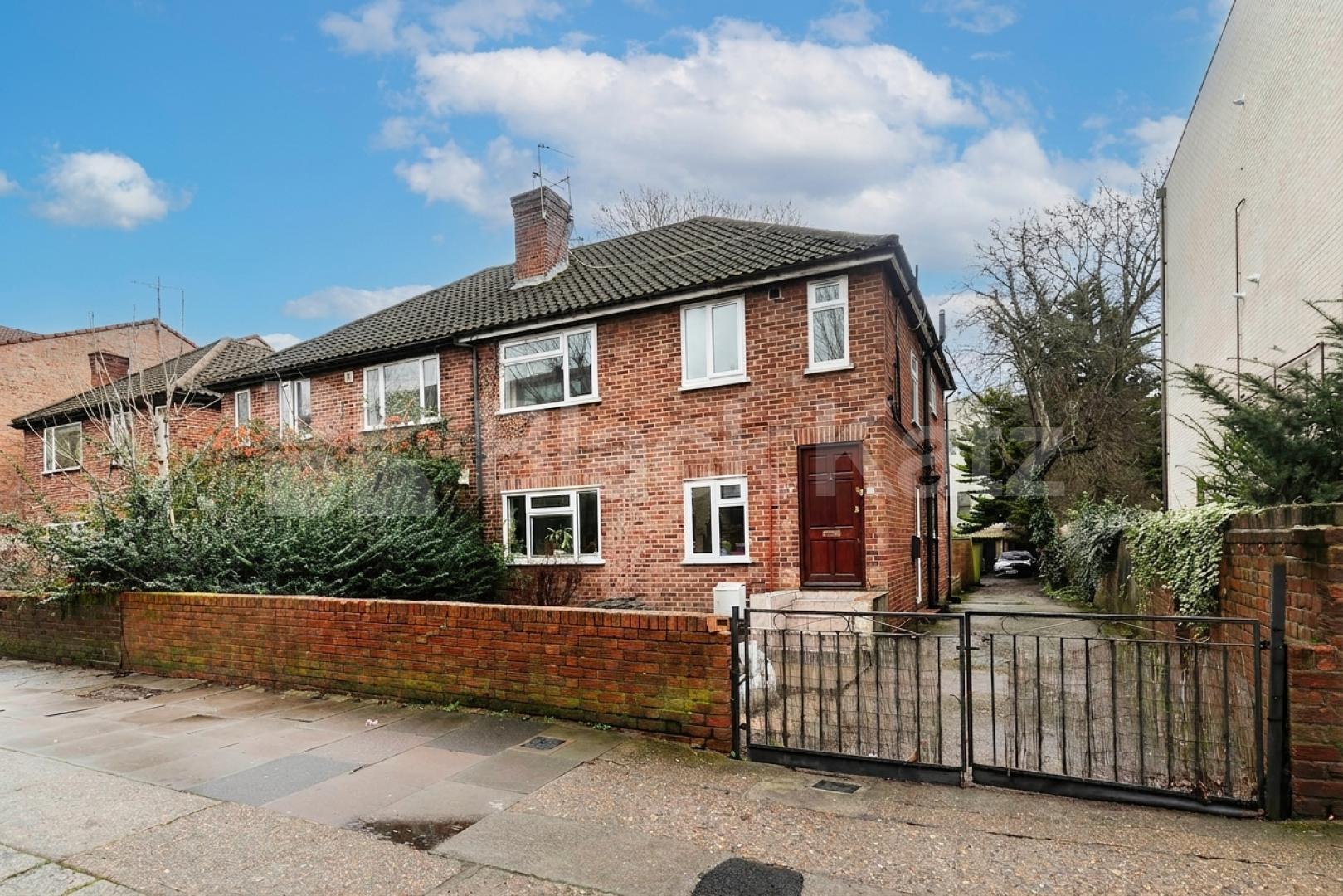 A spacious and well-presented two-bedroom property available to rent now in the highly desirable Queens Park, NW6 area, offered at a great price Christchurch Avenue, Queens Park, NW6,  London