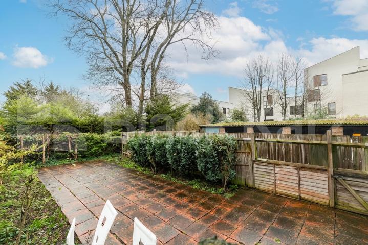 A spacious and well-presented two-bedroom property available to rent now in the highly desirable Queens Park, NW6 area, offered at a great price Christchurch Avenue, Queens Park, NW6,  London