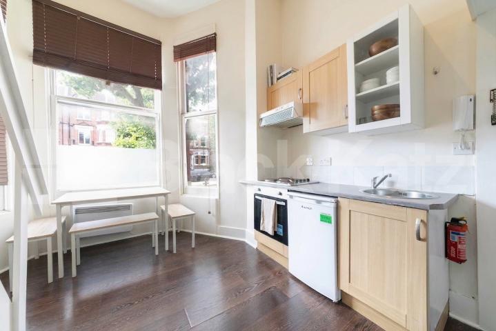A well-presented mezzanine studio apartment situated on the sought-after Sutherland Avenue, W9, available from the end of August.This bright and cleverly designed studio features an open-plan living area with a modern kitchen, dining space and comfor Sutherland Avenue, London, W9,  London