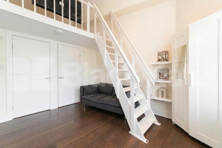 A well-presented mezzanine studio apartment situated on the sought-after Sutherland Avenue, W9, available from the end of August.This bright and cleverly designed studio features an open-plan living area with a modern kitchen, dining space and comfor Sutherland Avenue, London, W9,  London