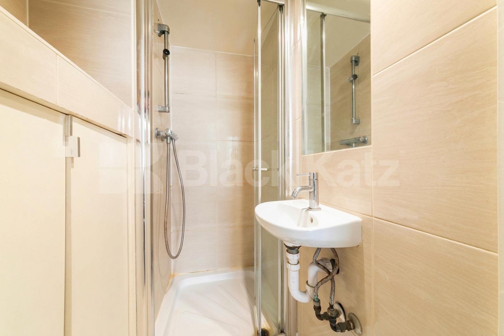 A well-presented mezzanine studio apartment situated on the sought-after Sutherland Avenue, W9, available from the end of August.This bright and cleverly designed studio features an open-plan living area with a modern kitchen, dining space and comfor Sutherland Avenue, London, W9,  London