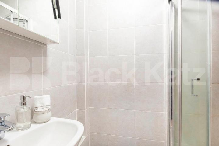 Available from the end of August, this well-presented furnished apartment offers bright and spacious accommodation in a popular residential location.The property comprises three generous double bedrooms, a large separate reception room providing exce Fordwych Road, London, NW2,  London