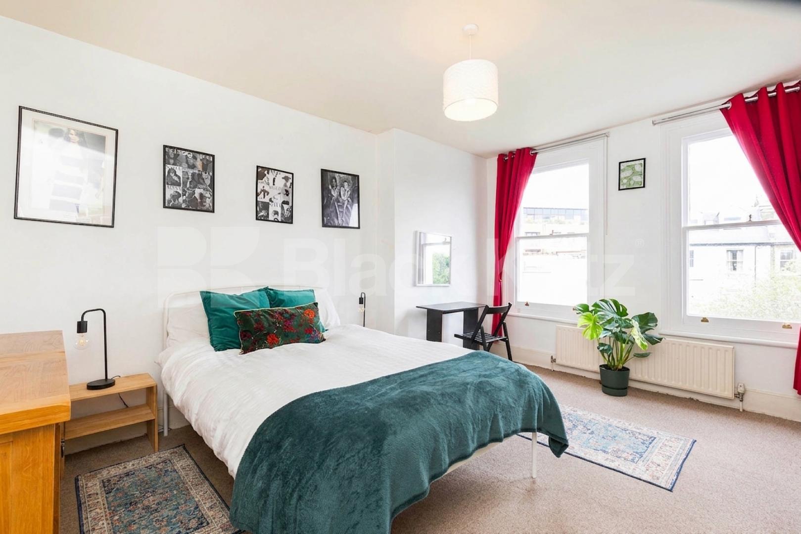 Available from the end of August, this well-presented furnished apartment offers bright and spacious accommodation in a popular residential location.The property comprises three generous double bedrooms, a large separate reception room providing exce Fordwych Road, London, NW2,  London