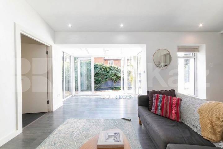 Spacious and beautifully presented 3-bedroom, 2-bathroom apartment located on sought-after Dyne Road, NW6 Dyne Road, London, NW6,  London