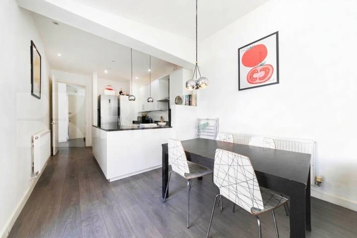 Spacious and beautifully presented 3-bedroom, 2-bathroom apartment located on sought-after Dyne Road, NW6 Dyne Road, London, NW6,  London