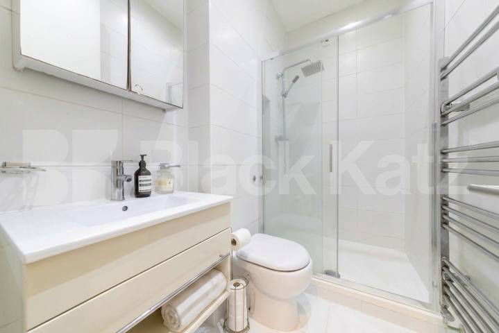 Spacious and beautifully presented 3-bedroom, 2-bathroom apartment located on sought-after Dyne Road, NW6 Dyne Road, London, NW6,  London
