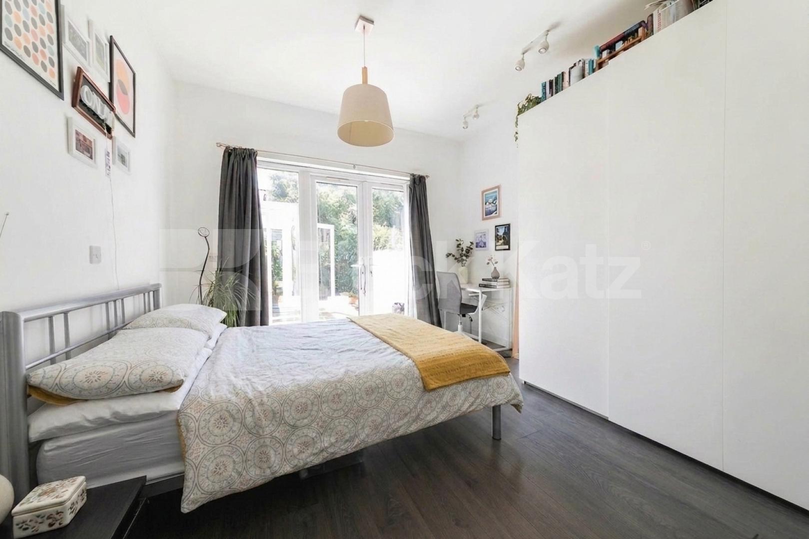 Spacious and beautifully presented 3-bedroom, 2-bathroom apartment located on sought-after Dyne Road, NW6 Dyne Road, London, NW6,  London