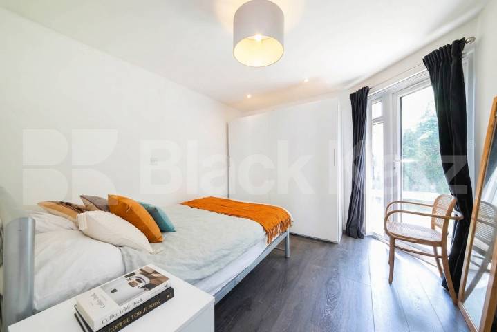 Spacious and beautifully presented 3-bedroom, 2-bathroom apartment located on sought-after Dyne Road, NW6 Dyne Road, London, NW6,  London