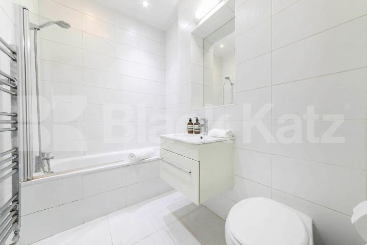 Spacious and beautifully presented 3-bedroom, 2-bathroom apartment located on sought-after Dyne Road, NW6 Dyne Road, London, NW6,  London