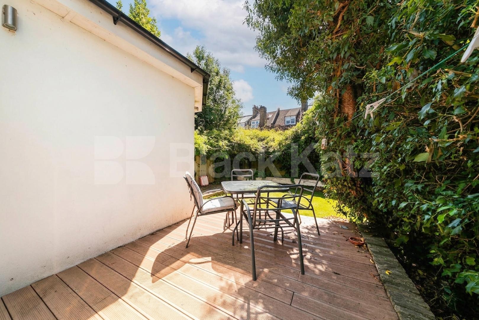 Spacious and beautifully presented 3-bedroom, 2-bathroom apartment located on sought-after Dyne Road, NW6 Dyne Road, London, NW6,  London