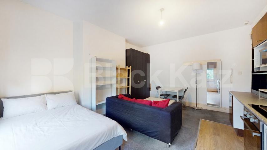 ***HEATING AND HOT WATER INCLUDED***This is a fantastic apartment set on the second floor of well maintained period house in the heart of West Hampstead Goldhurst Terrace, South Hampstead, NW6 (Heating and hot water Included),  London