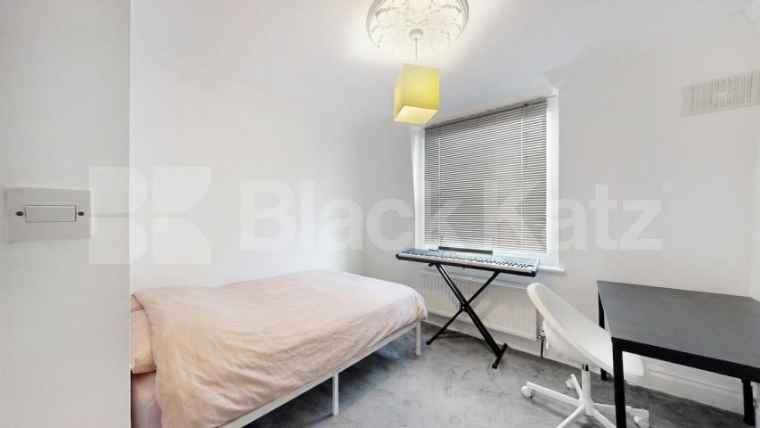 A well-presented three-bedroom split-level apartment located on Finchley Road, NW3 Finchley Road, Hampstead, NW3,  London