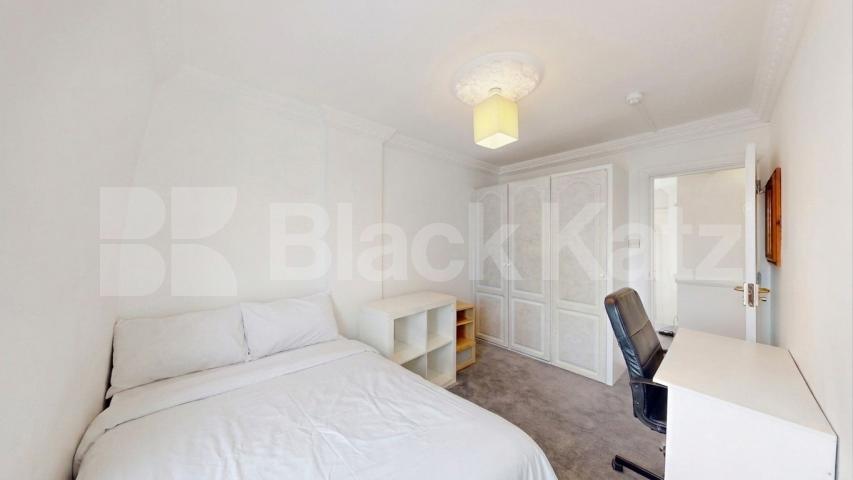 A well-presented three-bedroom split-level apartment located on Finchley Road, NW3 Finchley Road, Hampstead, NW3,  London