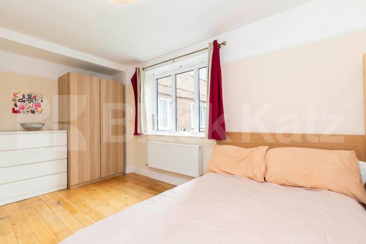 Spacious three double bedroom apartment set within the popular Kilburn Gate, NW6 area Kilburn Priory, Kilburn Gate Kilburn Priory, NW6,  Kilburn Gate Kilburn Priory