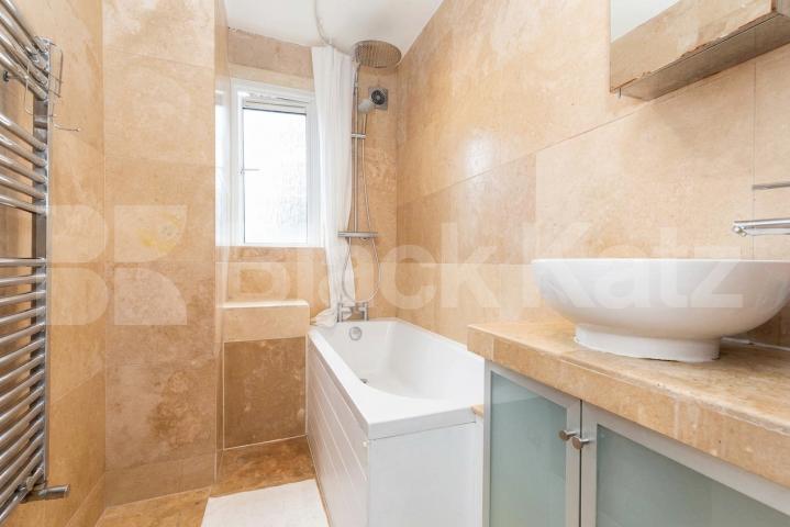 Spacious three double bedroom apartment set within the popular Kilburn Gate, NW6 area Kilburn Priory, Kilburn Gate Kilburn Priory, NW6,  Kilburn Gate Kilburn Priory