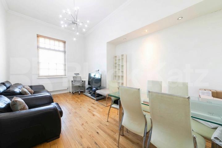 A well-presented and spacious two-bedroom, two-bathroom split-level apartment set within the sought-after Ballentyne Court development, N21.Available from the start of September, this generously proportioned property offers two large double bedrooms, Newsholme Drive, Winchmore hill, N21 1UF,  Ballentyne Court