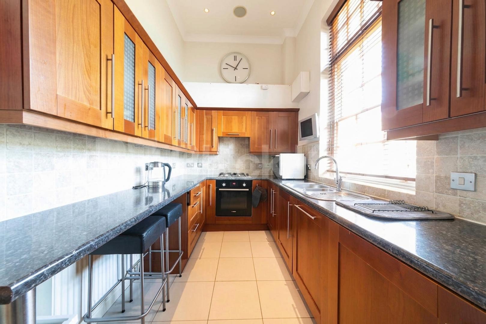 A well-presented and spacious two-bedroom, two-bathroom split-level apartment set within the sought-after Ballentyne Court development, N21.Available from the start of September, this generously proportioned property offers two large double bedrooms, Newsholme Drive, Winchmore hill, N21 1UF,  Ballentyne Court