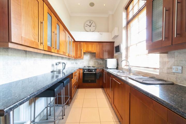 A well-presented and spacious two-bedroom, two-bathroom split-level apartment set within the sought-after Ballentyne Court development, N21.Available from the start of September, this generously proportioned property offers two large double bedrooms, Newsholme Drive, Winchmore hill, N21 1UF,  Ballentyne Court