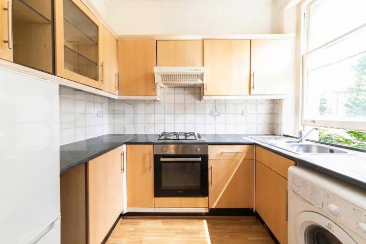 A well-presented two-bedroom apartment situated on the sought-after Brondesbury Road, NW6.Available from September and offered furnished, this bright and spacious home comprises two generous double bedrooms, a modern bathroom, a separate fitted kitch Brondesbury Road, London, NW6,  London