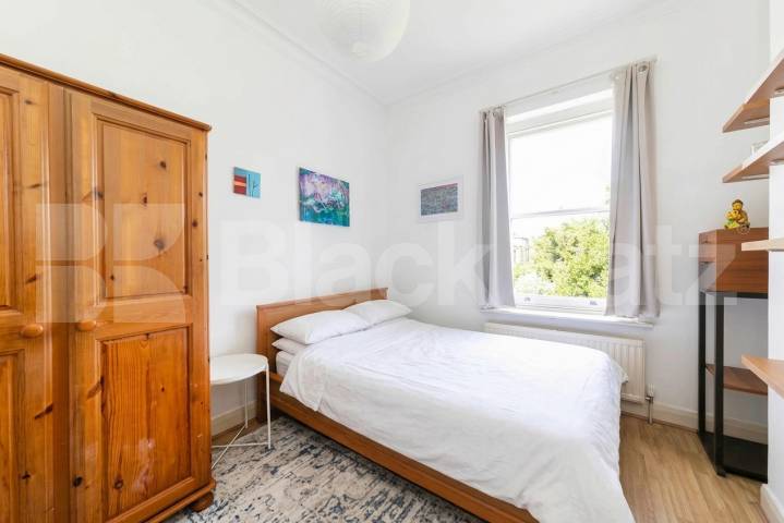 A well-presented two-bedroom apartment situated on the sought-after Brondesbury Road, NW6.Available from September and offered furnished, this bright and spacious home comprises two generous double bedrooms, a modern bathroom, a separate fitted kitch Brondesbury Road, London, NW6,  London