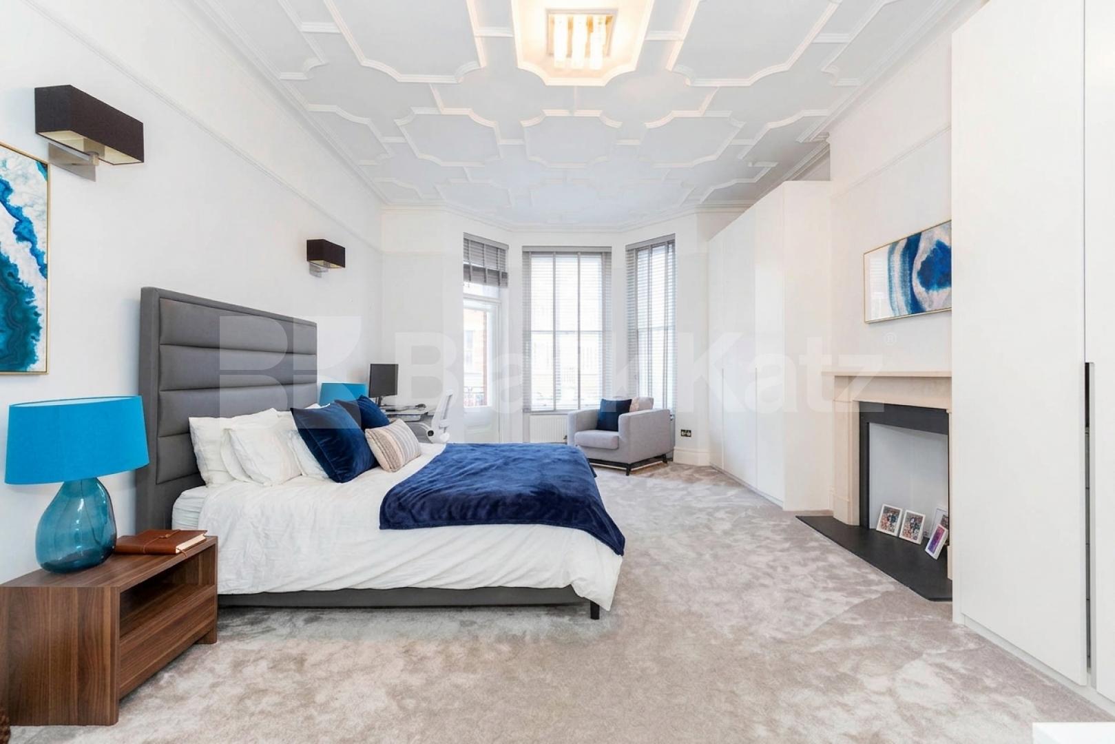 Situated within the sought-after Sandwell Mansions, NW6, this exceptionally spacious three-bedroom apartment has been finished to a high modern standard throughout.The property boasts three generously sized double bedrooms, offering ample space for f Sandwell Mansions, West Hampstead, NW6,  Sandwell Mansions West End Lane