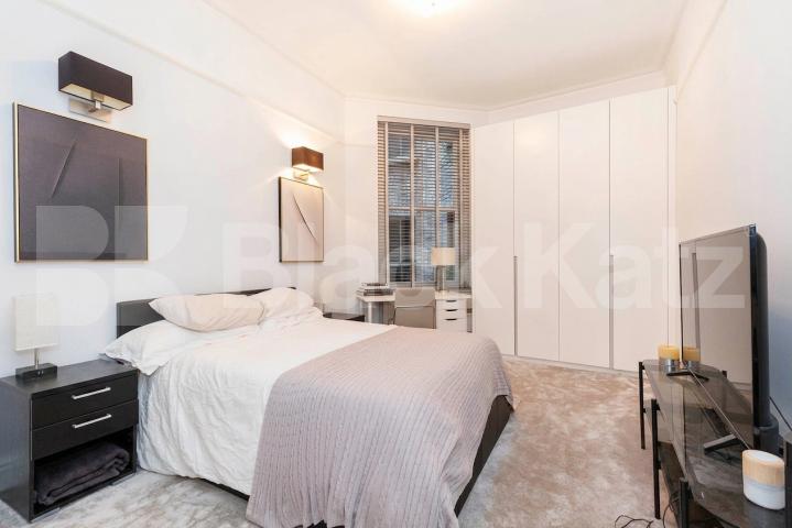 Situated within the sought-after Sandwell Mansions, NW6, this exceptionally spacious three-bedroom apartment has been finished to a high modern standard throughout.The property boasts three generously sized double bedrooms, offering ample space for f Sandwell Mansions, West Hampstead, NW6,  Sandwell Mansions West End Lane