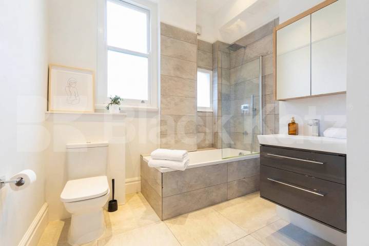 Situated within the sought-after Sandwell Mansions, NW6, this exceptionally spacious three-bedroom apartment has been finished to a high modern standard throughout.The property boasts three generously sized double bedrooms, offering ample space for f Sandwell Mansions, West Hampstead, NW6,  Sandwell Mansions West End Lane