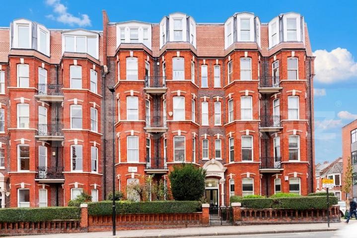 Situated within the sought-after Sandwell Mansions, NW6, this exceptionally spacious three-bedroom apartment has been finished to a high modern standard throughout.The property boasts three generously sized double bedrooms, offering ample space for f Sandwell Mansions, West Hampstead, NW6,  Sandwell Mansions West End Lane