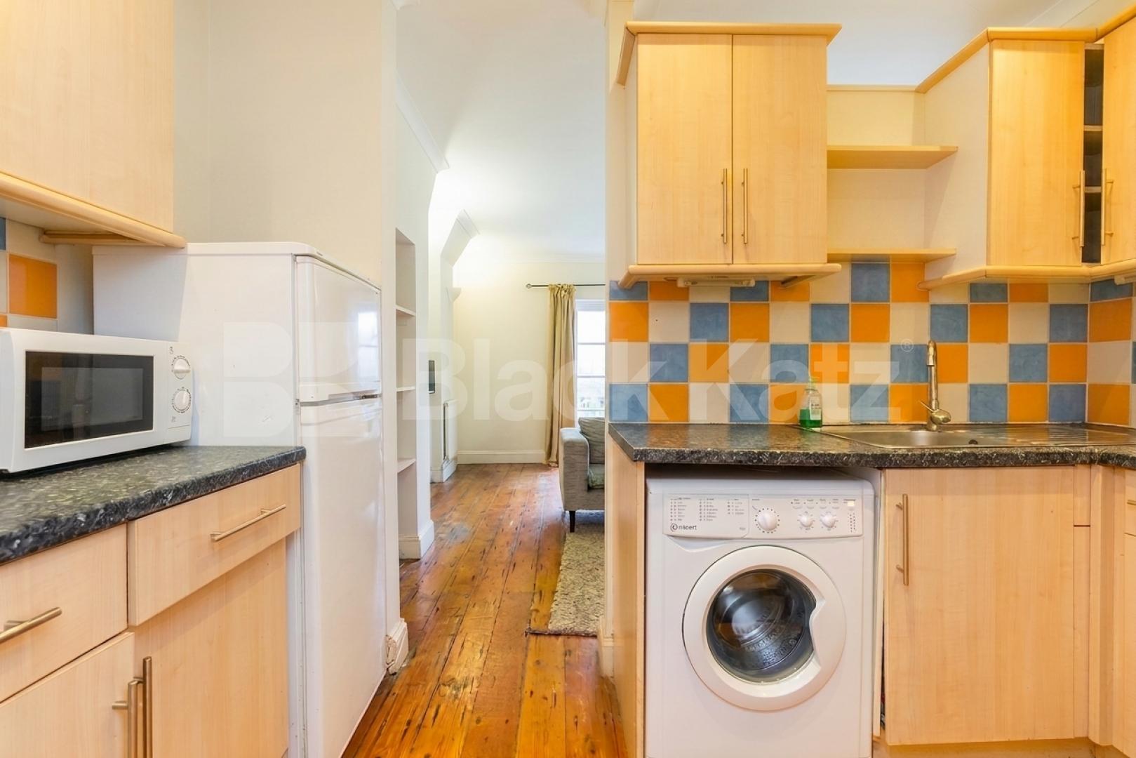Situated on the sought-after Pennard Road, W12, this well-presented two-bedroom, two-bathroom garden flat offers stylish and comfortable living in an excellent location.The property features two generous double bedrooms, making it ideal for professio Pennard Road, London, W12,  London