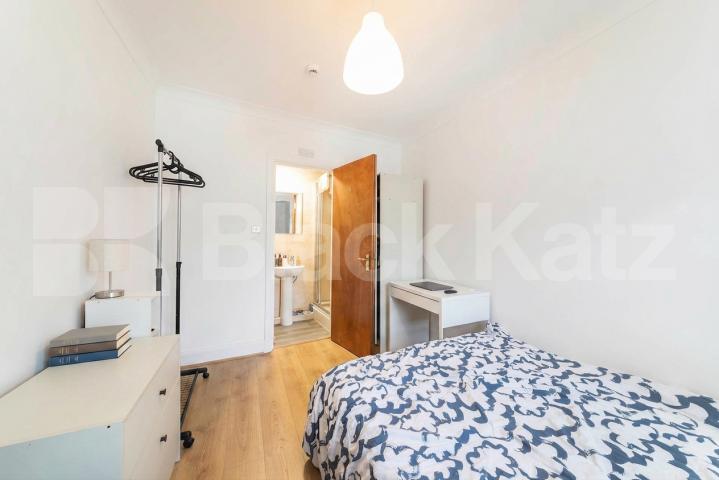 Available from September, this modern three-bedroom, three-bathroom furnished split-level apartment offers spacious and contemporary living in the heart of Pinner.The property features a bright and airy open-plan reception room with a modern fitted k Love Lane, Pinner, HA5,  Pinner
