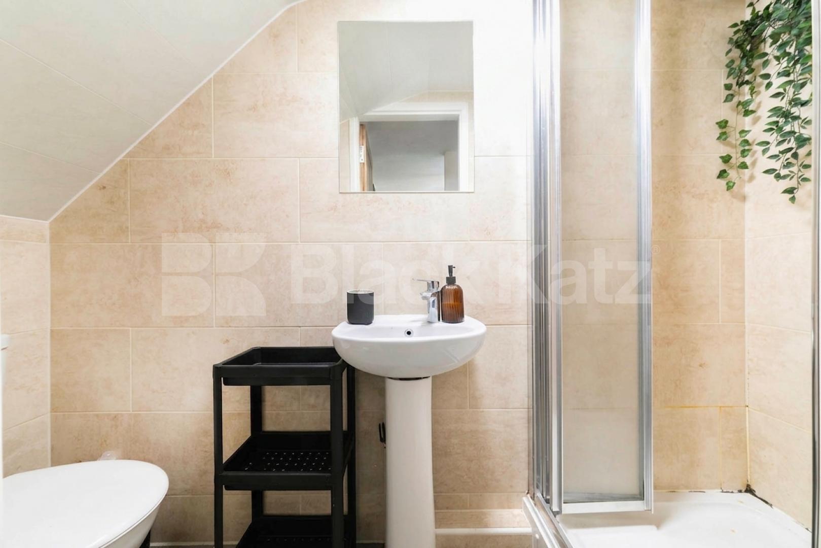 Available from September, this modern three-bedroom, three-bathroom furnished split-level apartment offers spacious and contemporary living in the heart of Pinner.The property features a bright and airy open-plan reception room with a modern fitted k Love Lane, Pinner, HA5,  Pinner