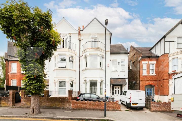 A beautifully renovated one-bedroom flat available now on Dean Road, NW2 Dean Road, London, NW2,  London