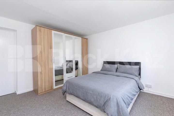 We are happy to present this spacious two double bedroom apartment set on the first floor of a well maintained purpose built block in Hendon (NORTHERN LINE).The property is neutrally decorated throughout and benefits from large reception room, two go Foster Street, Hendon, NW4 (Inclusive of Water),  Foster Court