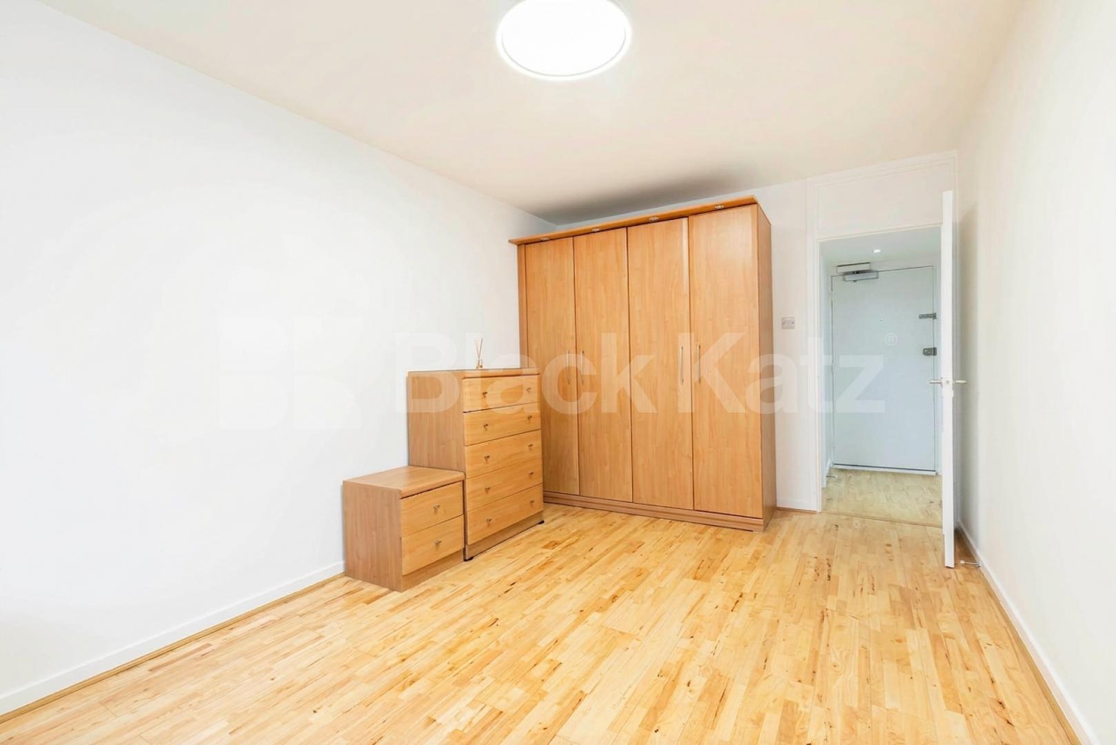 Located on the sought-after Eversley Park Road, this well-presented two-bedroom, one-bathroom property offers stylish, comfortable living in a convenient location Eversley Park Road, London, N21,  London