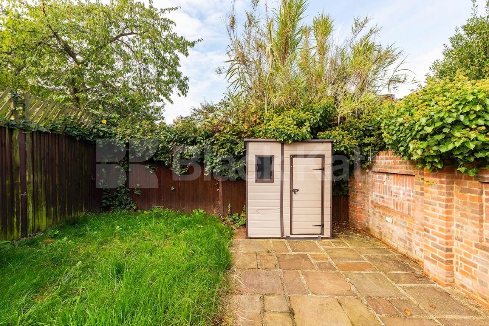Private Garden / Available Now Stanley Gardens, London, NW2,  London