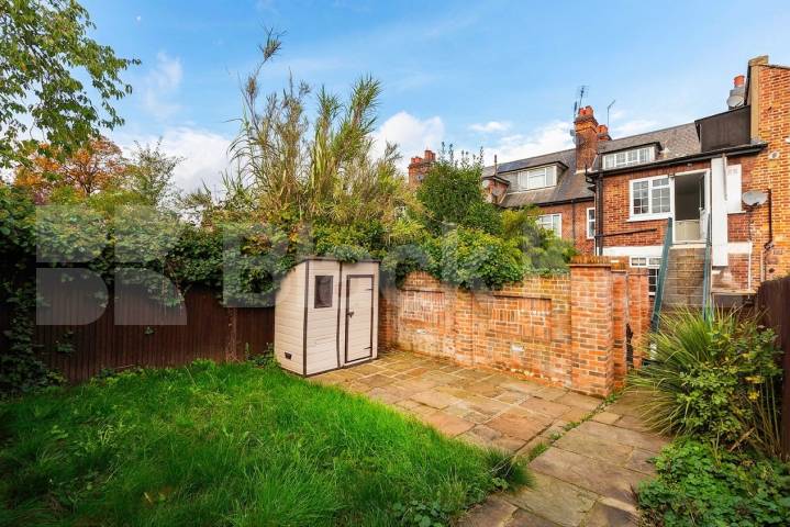 Private Garden / Available Now Stanley Gardens, London, NW2,  London