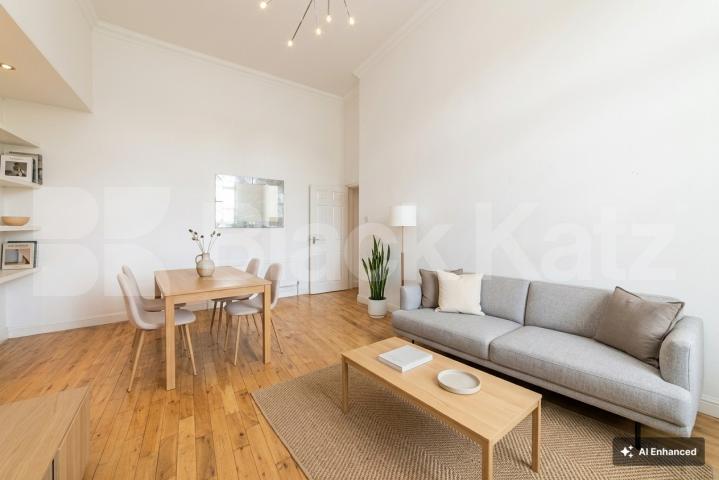 A well-presented and spacious two-bedroom, two-bathroom split-level apartment set within the sought-after Ballentyne Court development, N21.Available from the start of September, this generously proportioned property offers two large double bedrooms, Newsholme Drive, Winchmore hill, N21 1UF,  Ballentyne Court