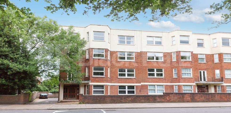 A spacious and well-presented 2-bedroom, 1-bathroom apartment available to rent now in Waverley Court, Queen's Park Brondesbury Park, Waverley Court Brondesbury Park, NW6,  Waverley Court Brondesbury Park